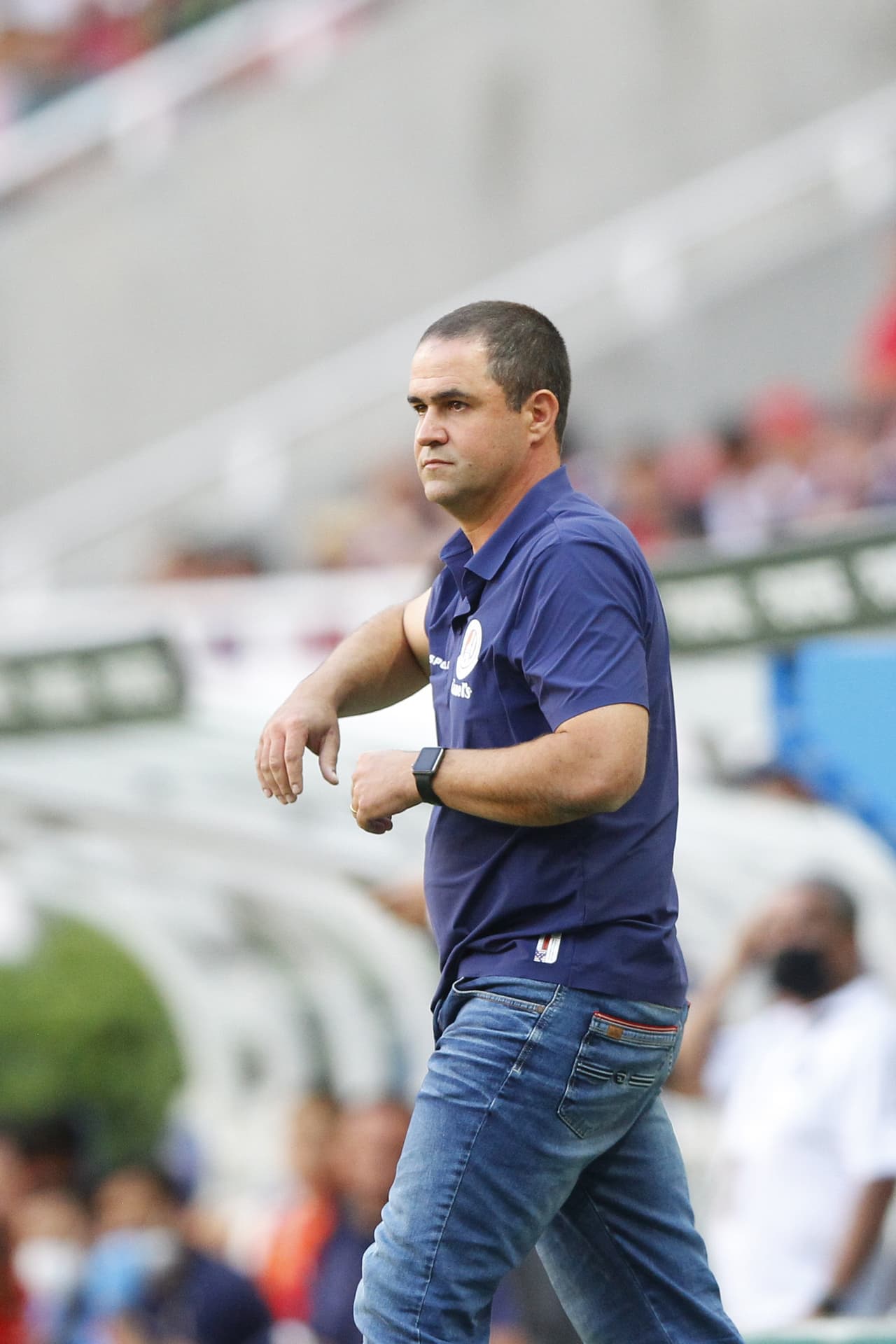 André Jardine se quejaba de un codazo sobre uno de sus jugadores.