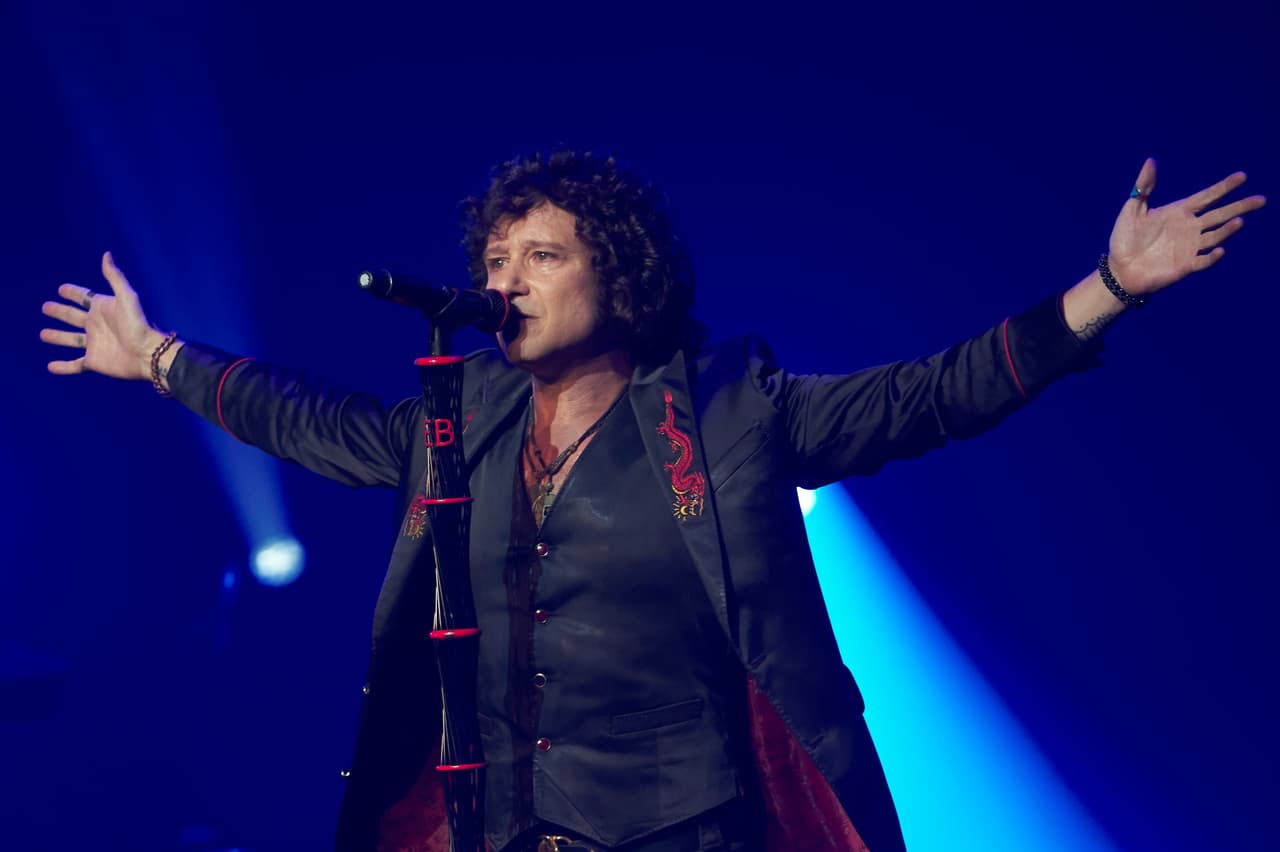 Enrique Ortiz de Landázuri Izarduy, conocido como Enrique Bunbury el 11 de agosto cumplirá cinco décadas.