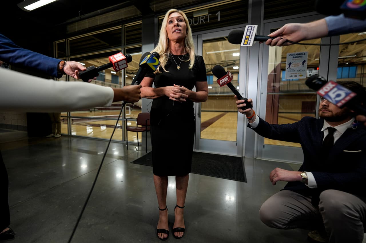 La reunión de la congresista Marjorie Taylor Greene con sus constituyentes ocurrió la tarde de este 
<b>martes 15 de abril</b> en el Centro Comunitario de la ciudad de Acworth, a unas 32 millas de Atlanta.