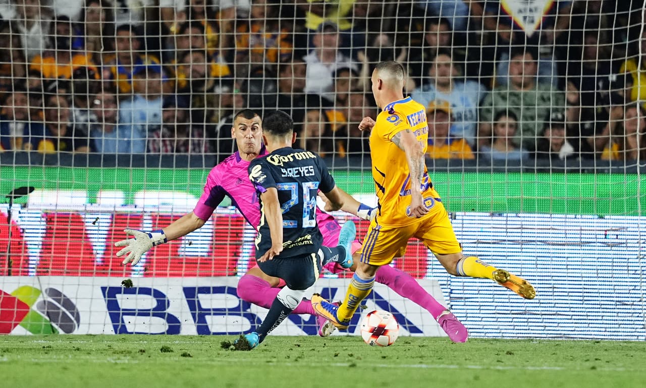 Reyes falló una clarísima para aumentar la ventaja de las Águilas.