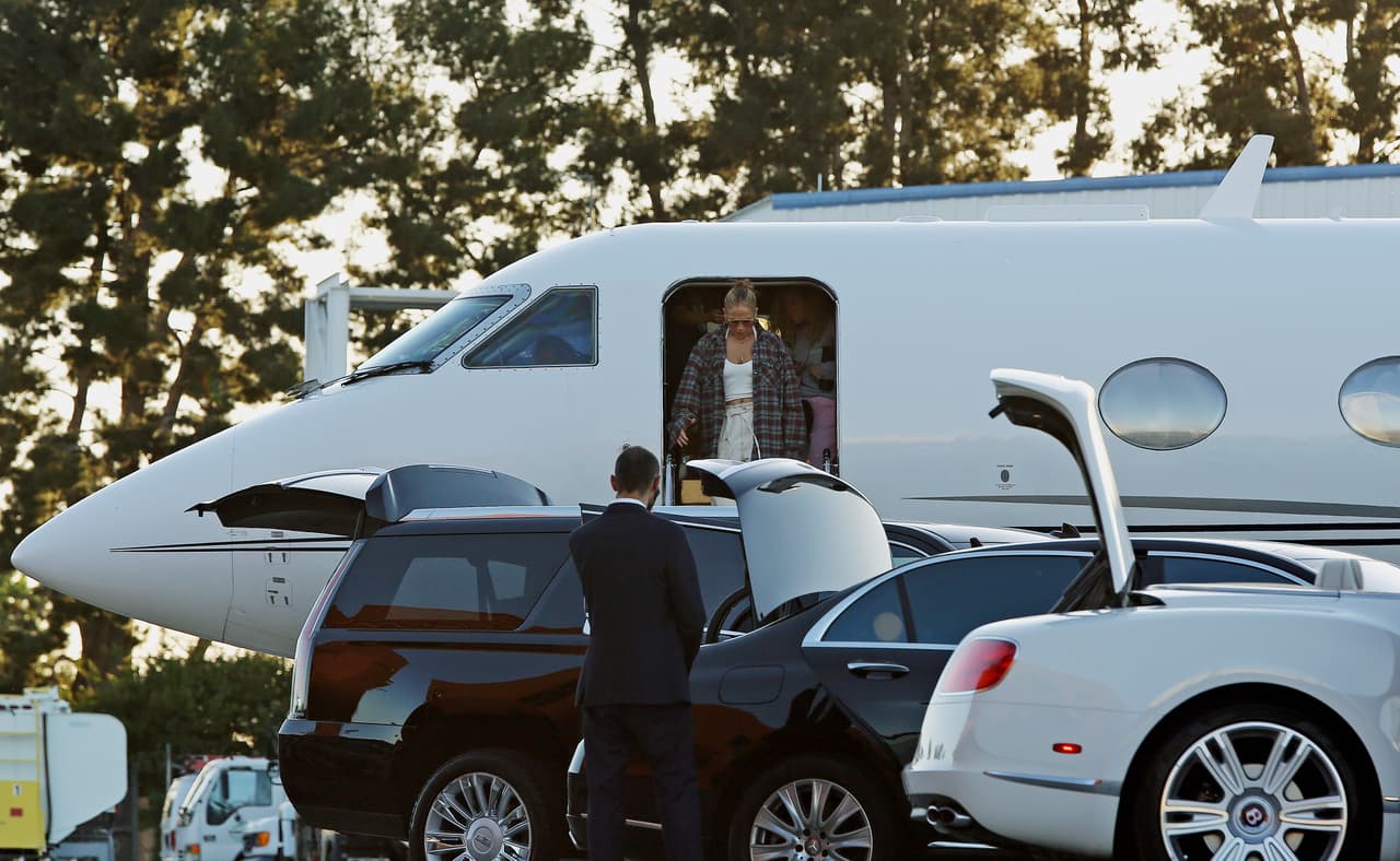 El romance entre Jennifer López y su ex habría reiniciado luego de que la cantante cancelara su compromiso con Álex Rodríguez.