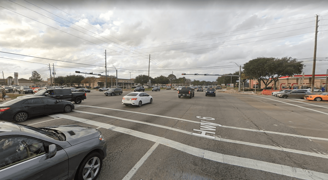 Spencer Rd y Highway 6: 37 accidentes. Esta intersección está cerca de dos escuelas, una preparatoria y la otra una secundaria.