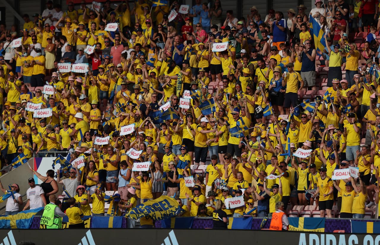 Suecia aplastó 5-0 a Portugal en la Jornada 3 con doblete de Filippa Angeldal, goles de Kosovare Asllani y Stina Blackstenius, y autogol de Carole Costa.