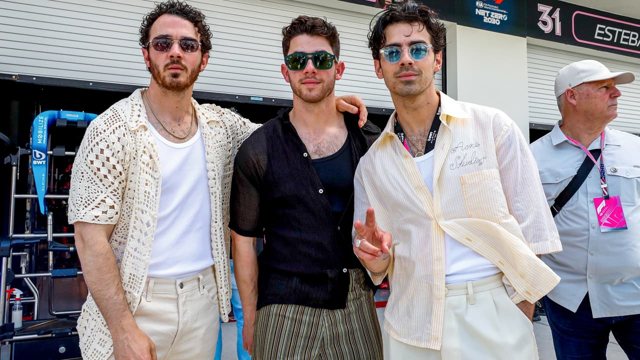 Los Jonas Brothers fueron parte de la ola de artistas que, al igual que Shakira, acudieron al Grand Prix de Miami de la F1.