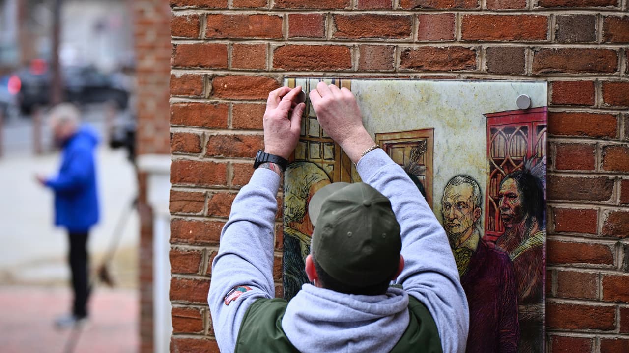 Exhibición sobre la esclavitud regresa a la Casa Presidencial de Filadelfia tras orden judicial