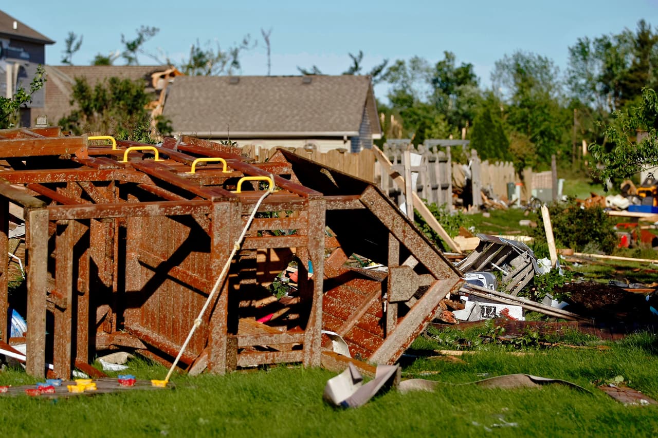 Entre los daños se encuentra una secundaria de la zona y una estación de bomberos.