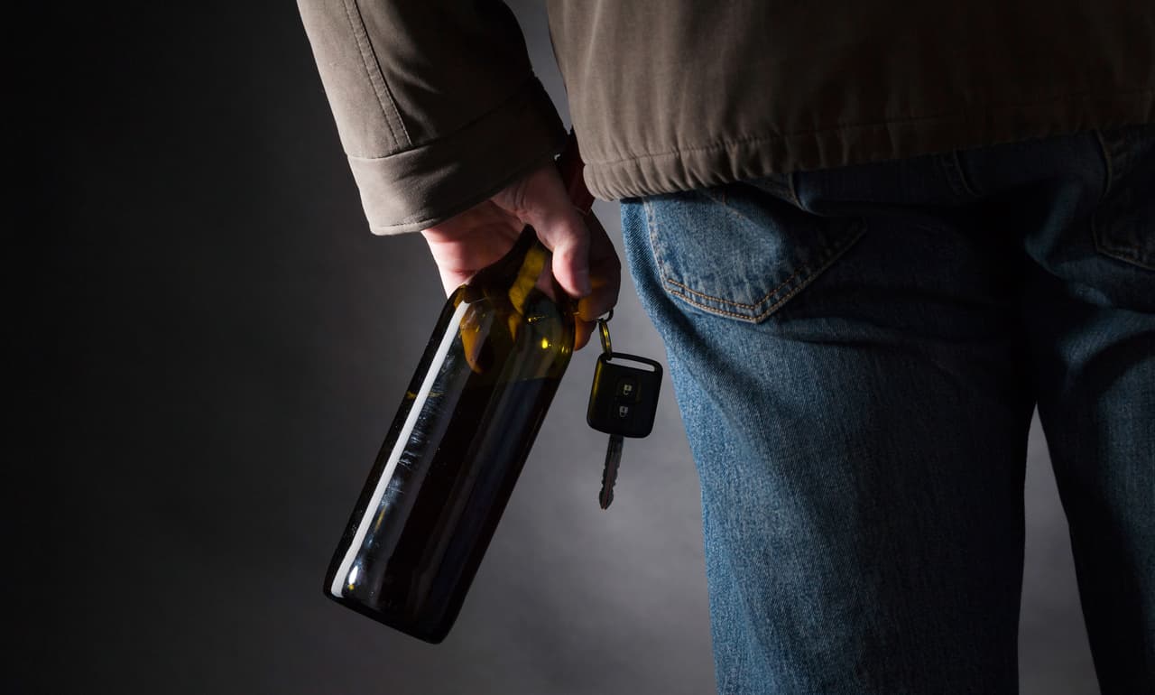 Los límites entre el DUI y el alcoholismo: cuándo puedes ser deportado