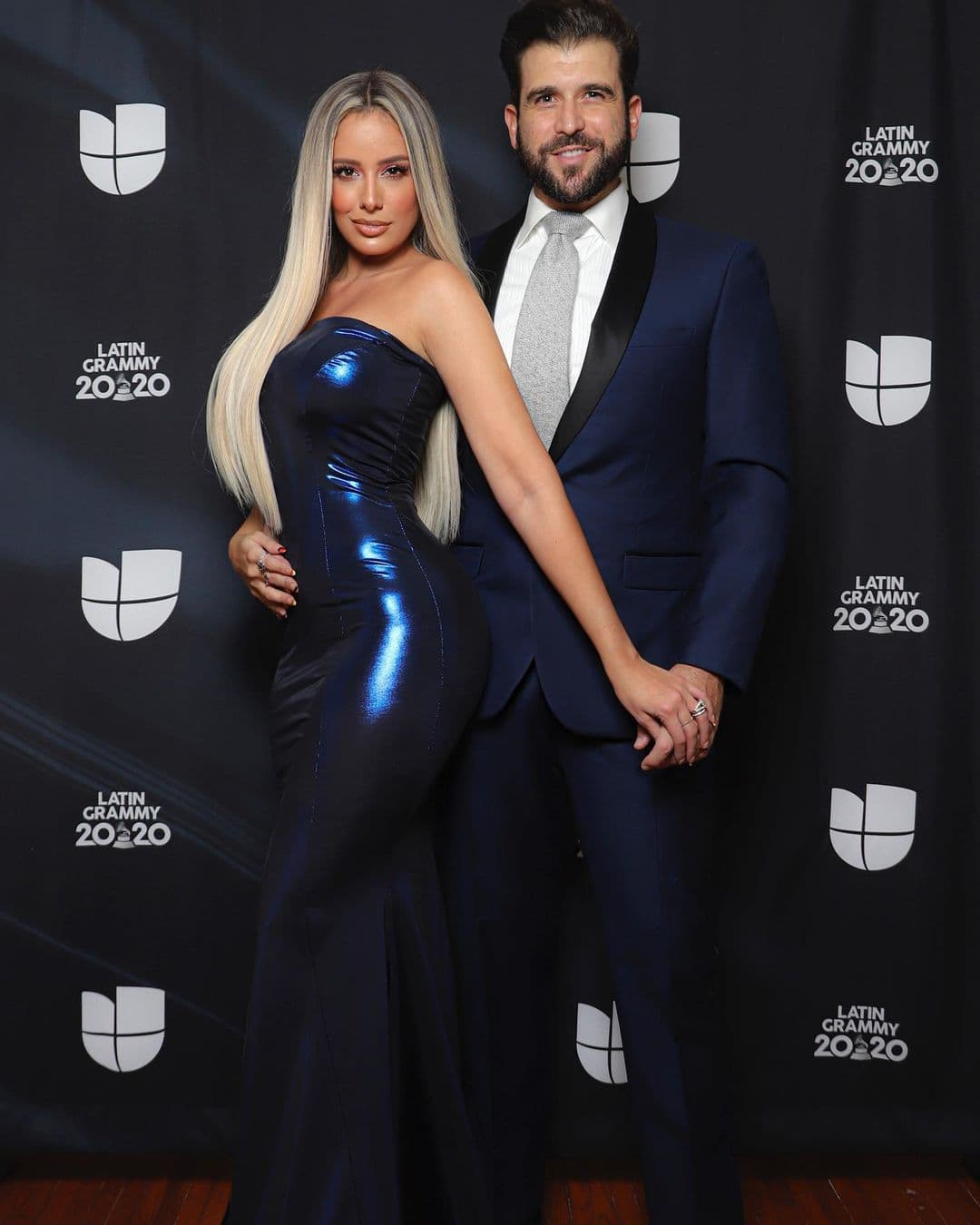 Aleyda Ortiz y Ricardo Casanova son un pareja modelo, mira qué bien lucen juntos.