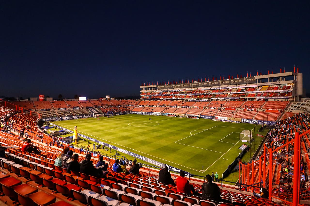 Un escenario con aforo para unas 30 mil personas y con experiencia previa de haber albergado balompié del máximo circuito. Ahora con una final de la segunda categoría.
