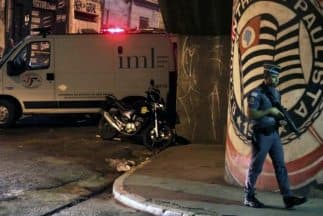 Ocho personas murieron baleadas la noche del sábado en la sede de una hinchada del club de fútbol Corinthians en Sao Paulo. (Imagen tomada de Twitter).