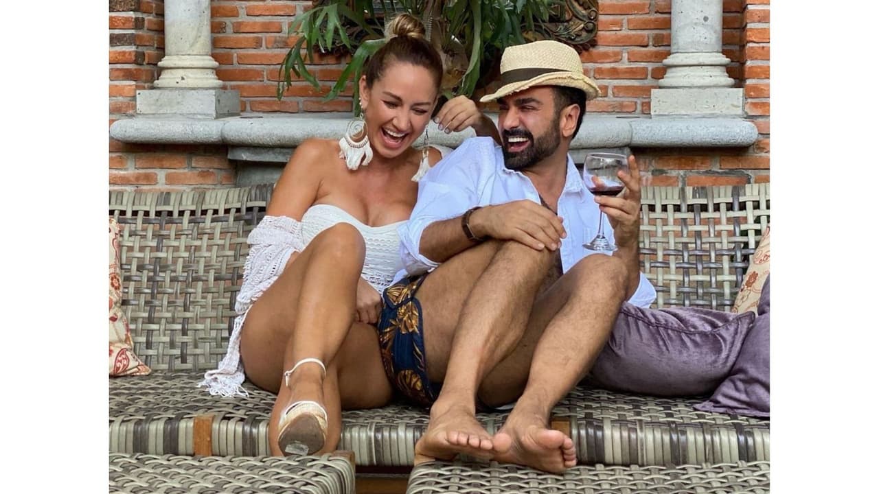 Ariel Miramontes y Maya Karunna.