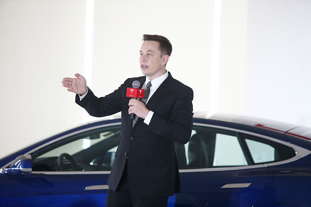 Musk ha dicho que tiene poco interés en cosas materiales y tiene pocos activos fuera de sus participaciones en Tesla y SpaceX.