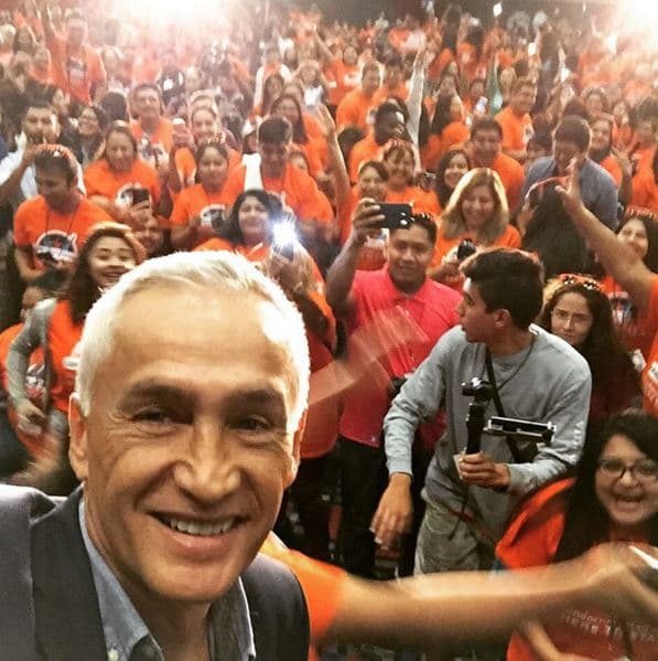 Jorge Ramos anuncia fondo de ayuda financiera para empresarios indocumentados