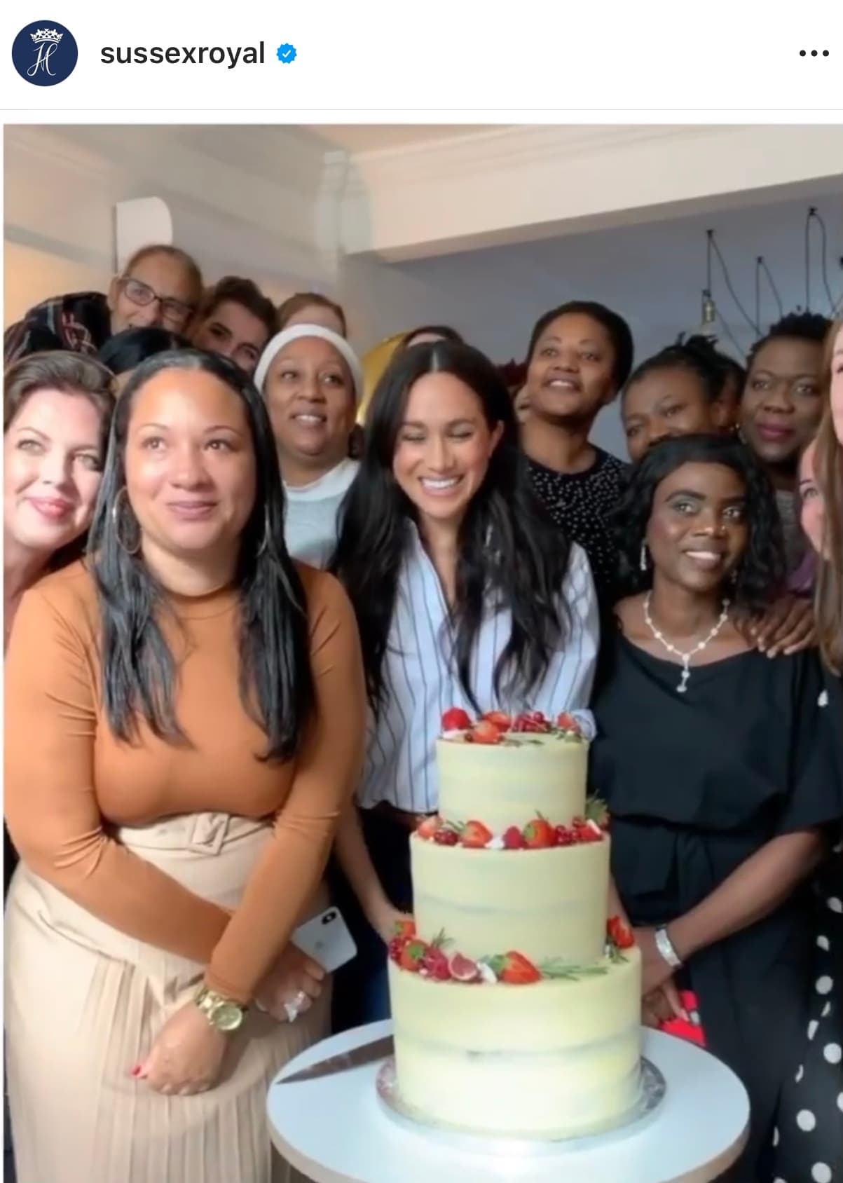 Markle les pidió que se sintieran relajadas y no se preocuparan por algo en especial, reseñó 
<b><a href="https://www.telegraph.co.uk/royal-family/2019/10/31/behind-scenes-meghan-markle-duchess-tells-bryony-gordon-vulnerability/">The Telegraph.</a></b>