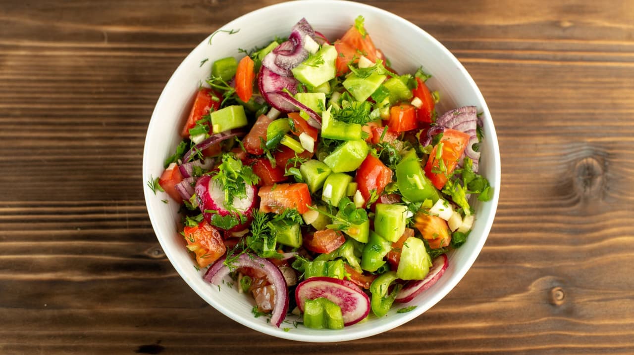 ¿Es seguro seguir dietas creadas por IA? Expertos advierten riesgos, especialmente en adolescentes