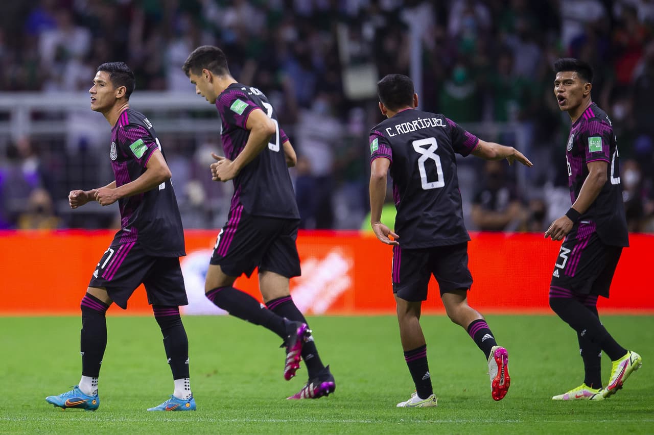 México selló su pase al Mundial con una victoria sobre El Salvador, gracias a los goles de Uriel Antuna y Raúl Jiménez.