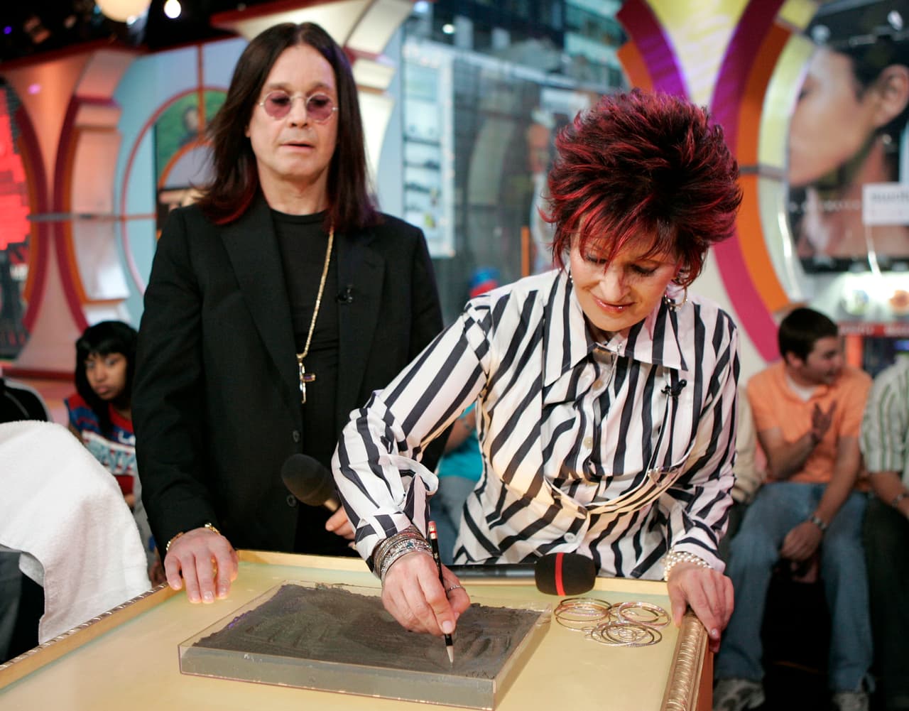 La familia de Osbourne dice que también lo han apoyado en su carrera y para 
<b>volver al estudio</b>.