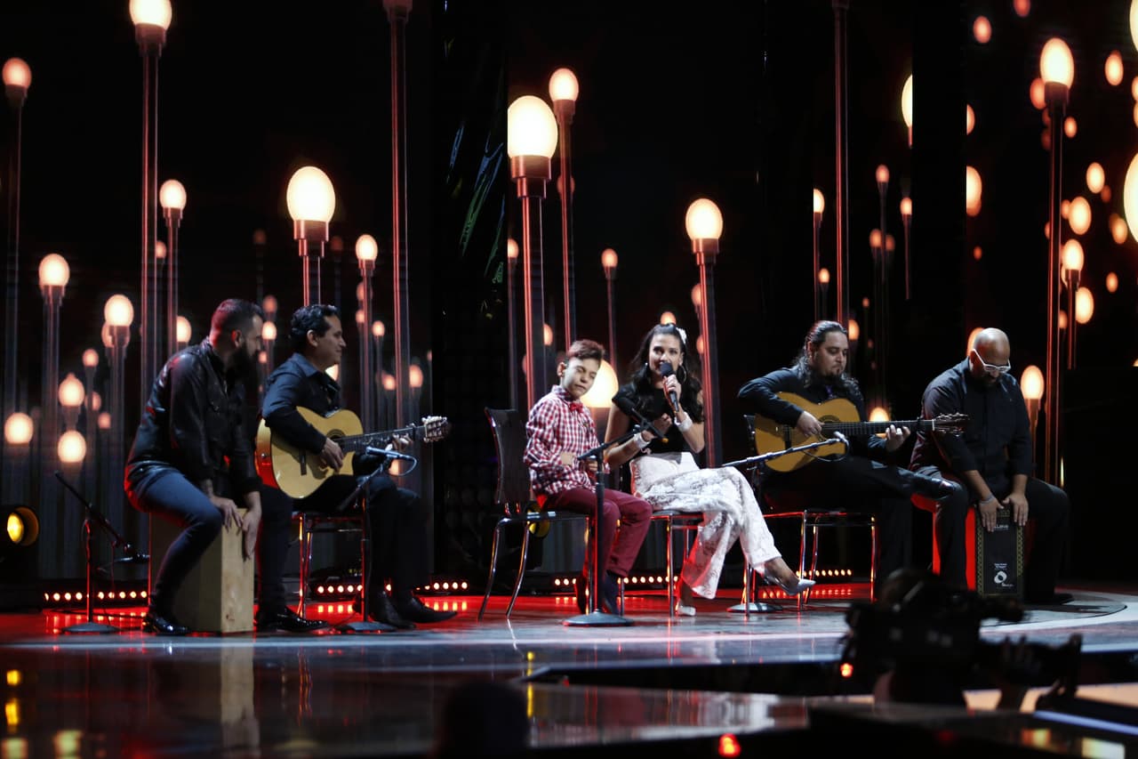 ¡Que Bonito momento! Natalia y Adrian unieron sus voces