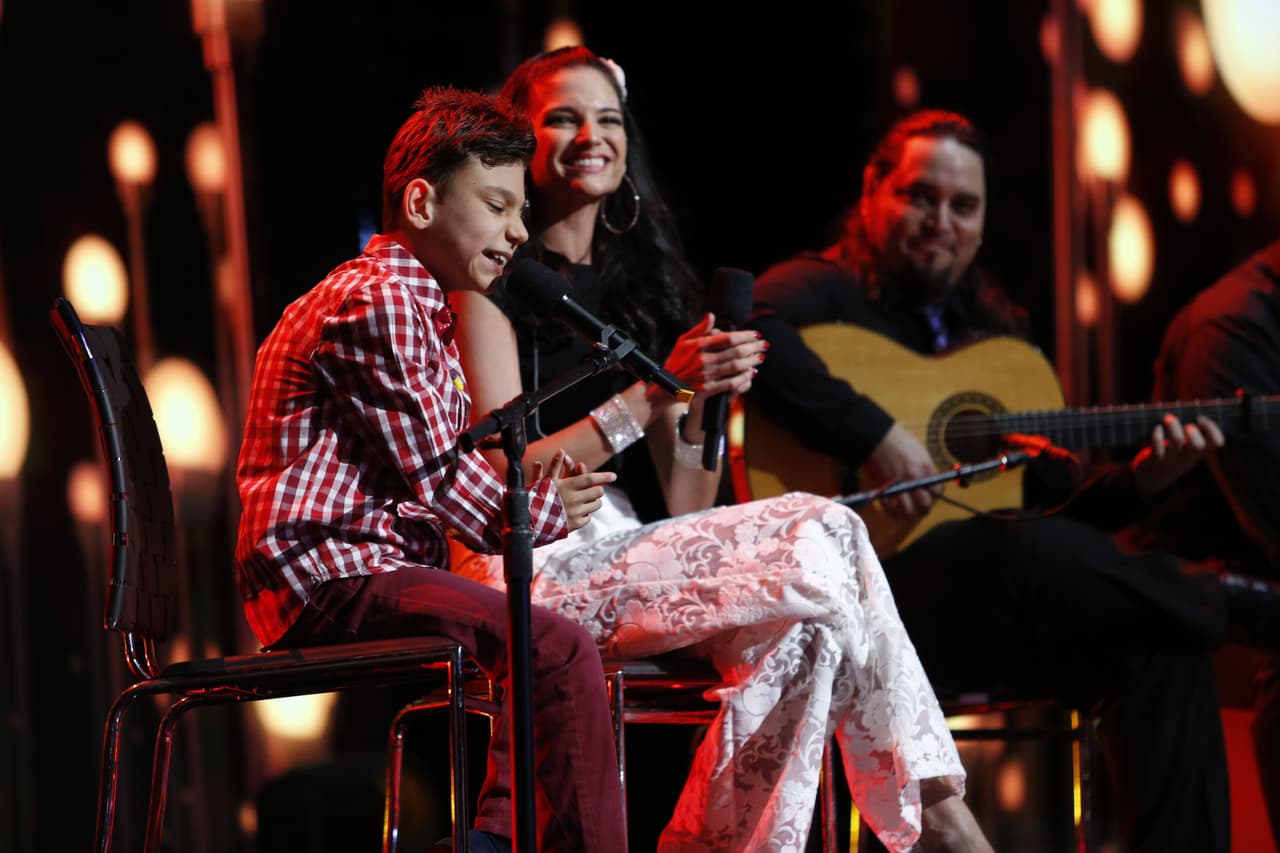 ¡Que Bonito momento! Natalia y Adrian unieron sus voces