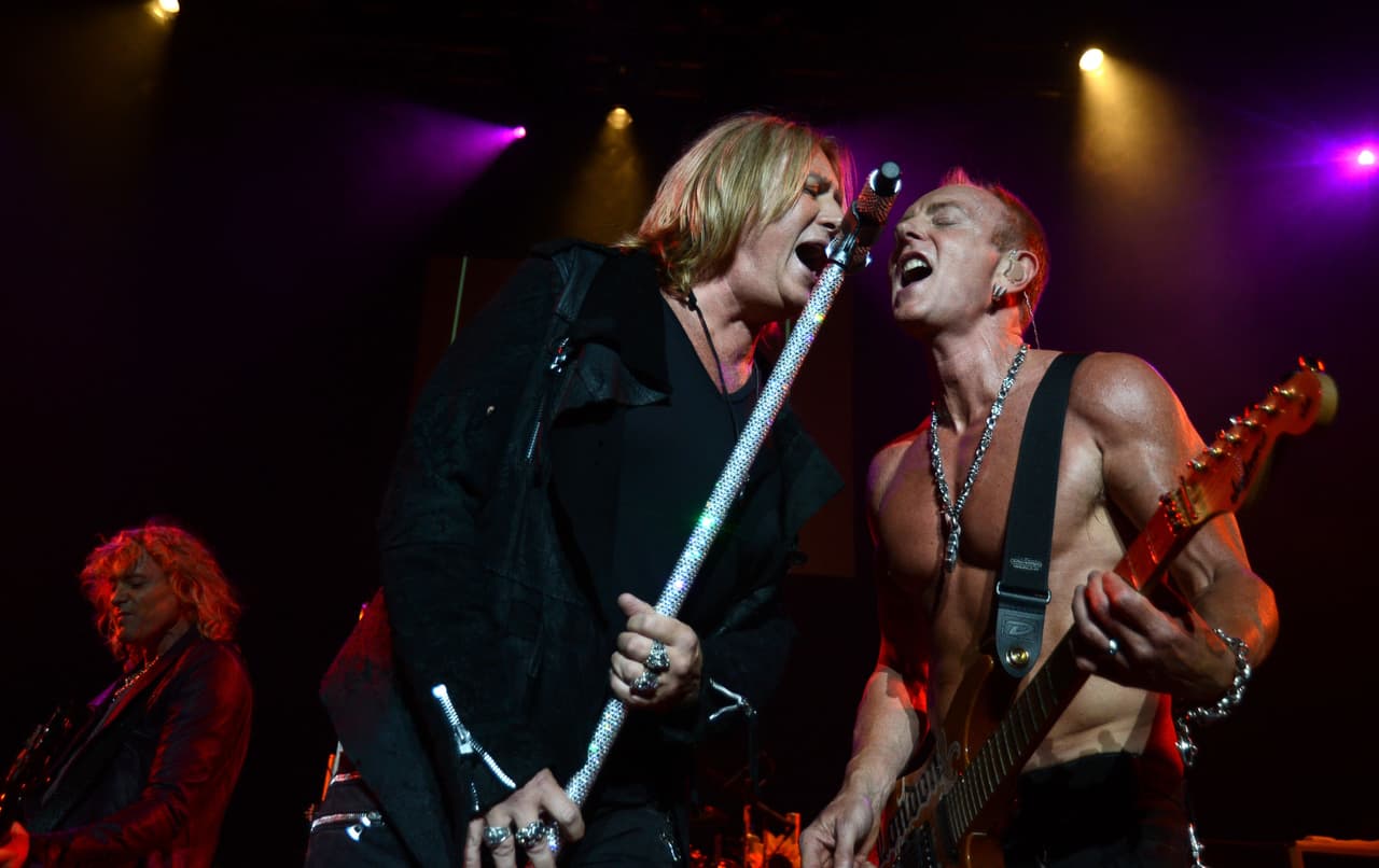 DEF LEPPARD FRONTMAN NOT ASHAMED OF BAND'S SIGNATURE SOUND