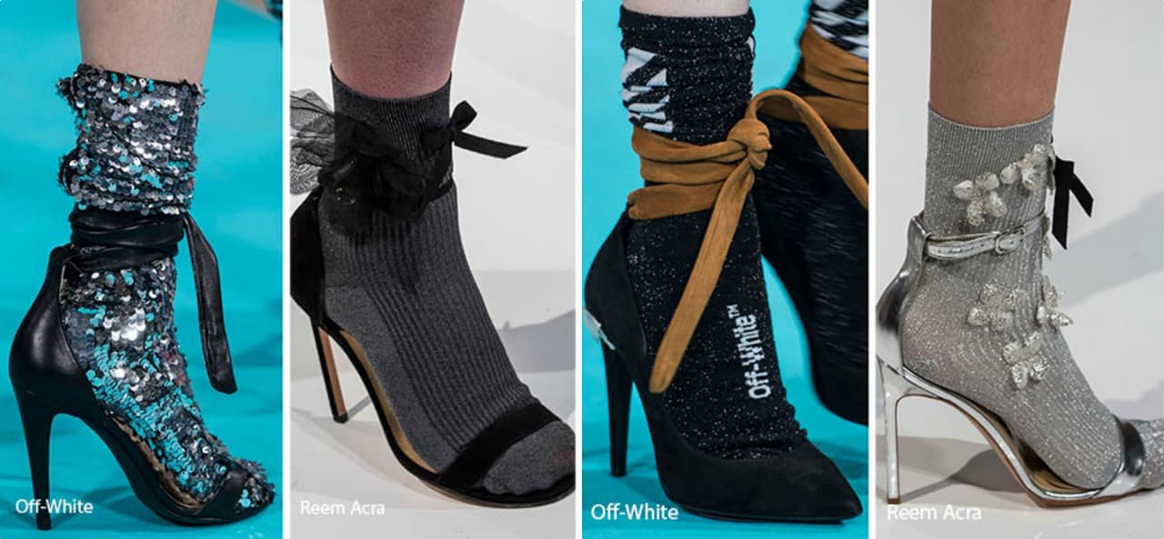 Galilea eligió una de las tendencias favoritas de la pasarela en la temporada primavera verano 2017: combinar unas sencillas ankle sandals con pequeñas medias al tobillo llenas de pedrería y adornos brillantes.