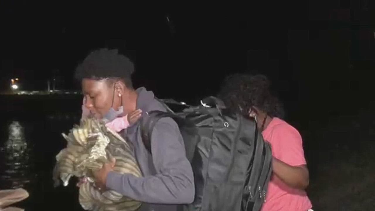 Prevén que miles de migrantes haitianos podrían estar debajo del puente internacional que une a Ciudad Acuña con Del Río, esto es lo que se sabe de su llegada 