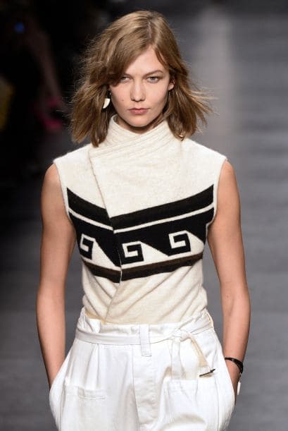 Inspírate en el look de Karlie Kloss sobre la pasarela de la colección primavera-verano de Isabel Marant.