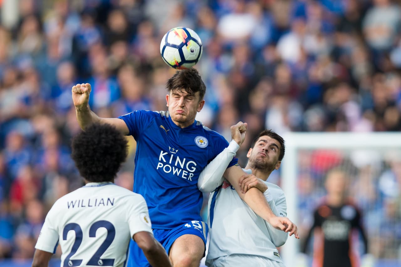 Sin embargo, a Morata lo que más se le aplaude es su capacidad de competir físicamente con los corpulentos defensas centrales del fútbol inglés.