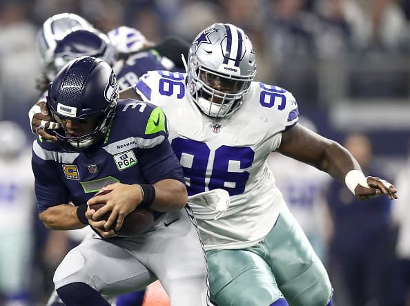 <b>Segundo Cuarto: </b>La defensiva de Cowboys detiene dentro de su propia yarda 10 y evita TD de Seahawks.
<b> (Cowboys 3-3 Seahawks)</b>