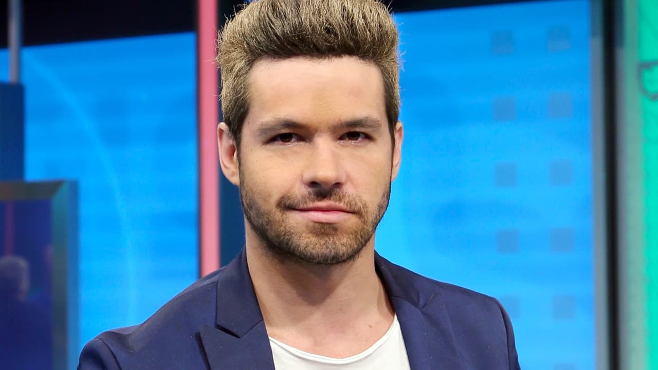 El caso no solo le ha traído consecuencias legales al actor, sino también laborales. Fue 
<b><a href="https://www.univision.com/famosos/dos-actores-suenan-con-fuerza-para-sustituir-a-eleazar-gomez-en-la-mexicana-y-el-guero-fotos" target="_blank">despedido de la telenovela 'La Mexicana y El Güero'</a></b>, que grababa actualmente. También quedó fuera de la agencia artística que lo representaba. 
<br>