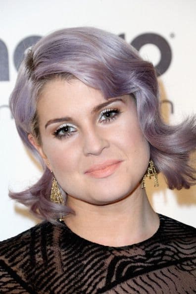¡A Kelly Osbourne la tenemos bien identificada como la chica del cabello lavanda! La verdad es que creemos que este color le sienta bien, además de darle mucha personalidad.