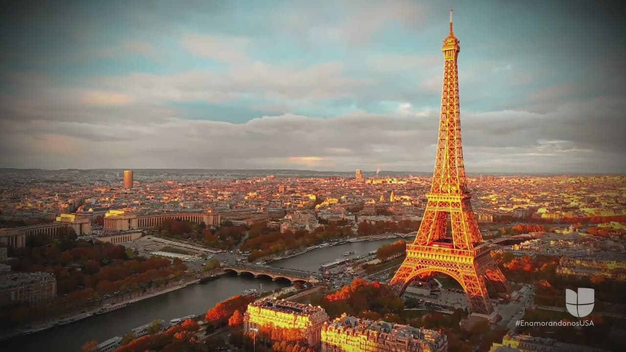 Los días previos a Acción de Gracias, John sorprendió a Dolly con dos boletos de avión para ir a París y cumplirle uno de sus sueños más grandes.