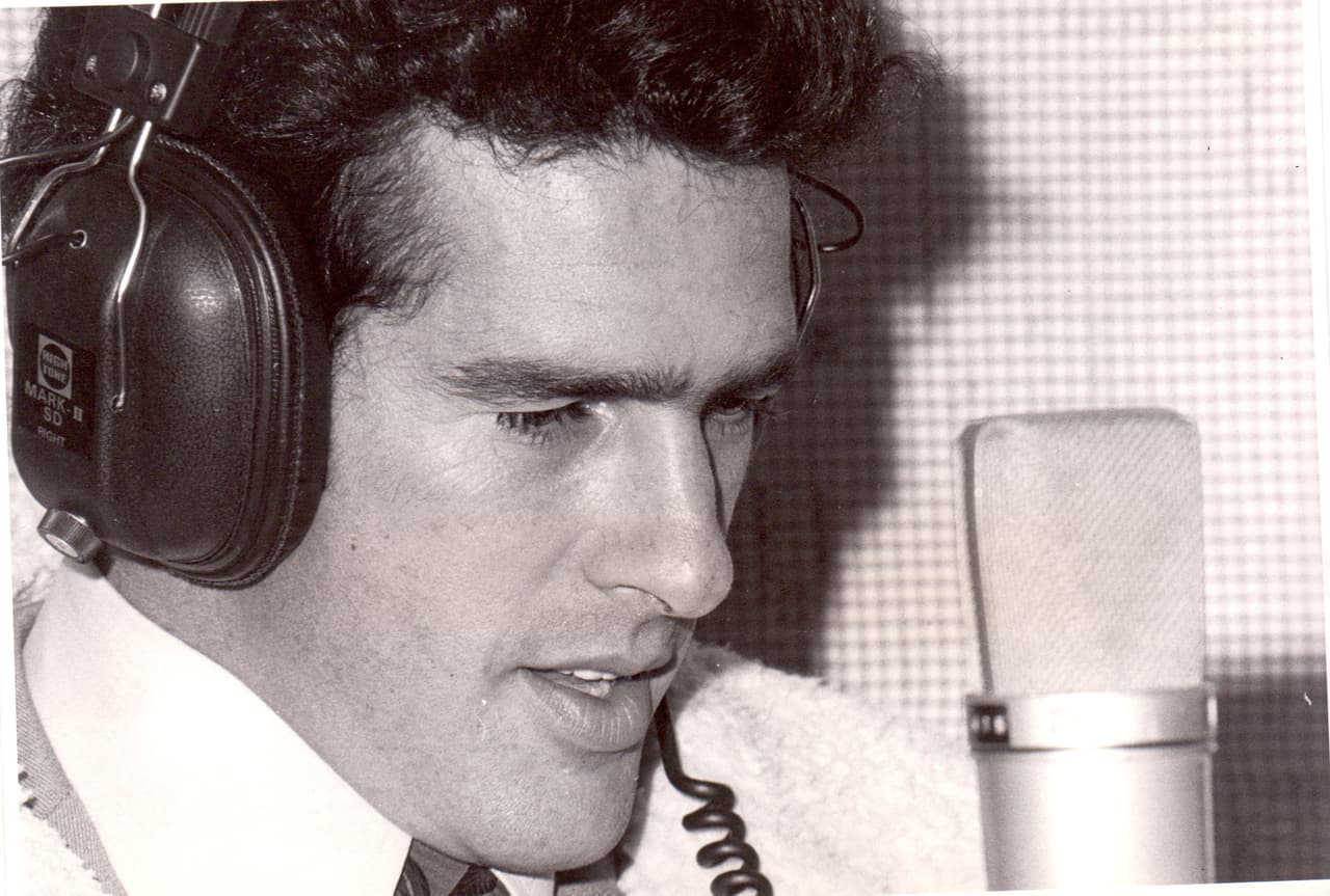 <b><a href="http://www.univision.com/temas/andres-garcia">Andrés García</a></b> es otro actor que en sus tiempos de gloria dentro de los melodramas hacía que cualquier mujer cayera ante sus encantos, pues tenía uno de los rostros más atractivos de la televisión.