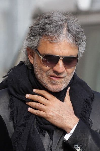 Alberga el hogar de Andrea Bocelli y Roger Moore, entre otros.