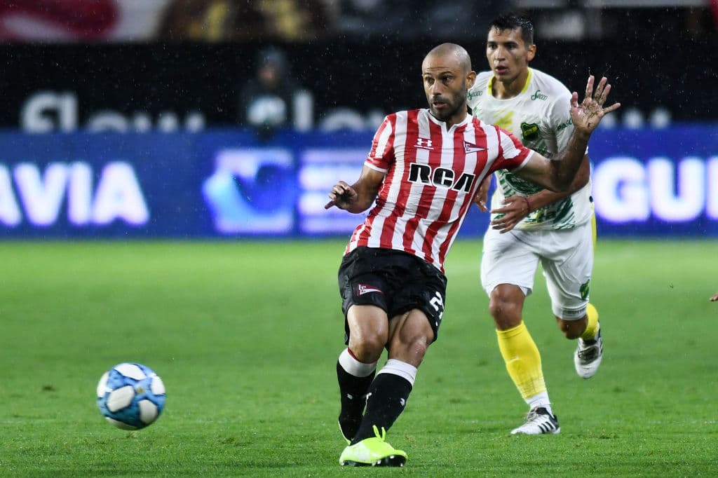 En noviembre de 2019 comienzan a llegar rumores de que Mascherano podría regresar al futbol argentino. El defensor decidió llegar a la plantilla de los Estudiantes de La Plata.
<br>