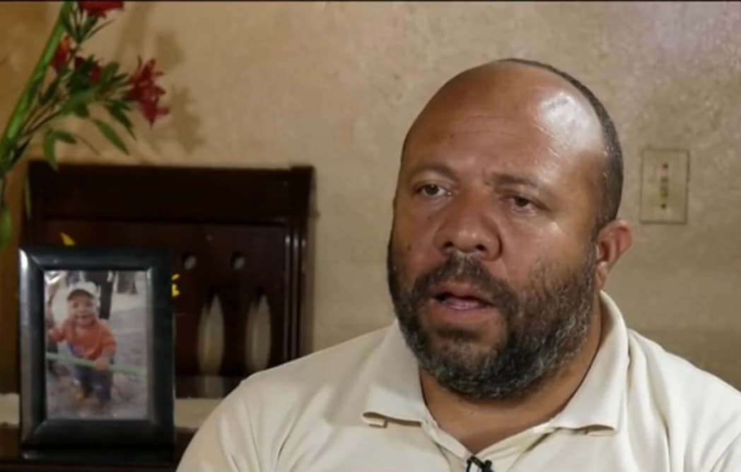 “Ha sido el dolor más grande que he experimentado en la vida. Nunca creí que nos podía pasar a nosotros”, dice al borde del llanto su padre, Frank Lagares. 
<br>