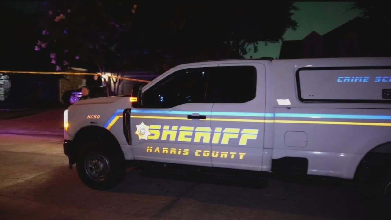 Menor de 12 años llama al 911 tras hallar a dos adultos muertos en vivienda del condado Harris