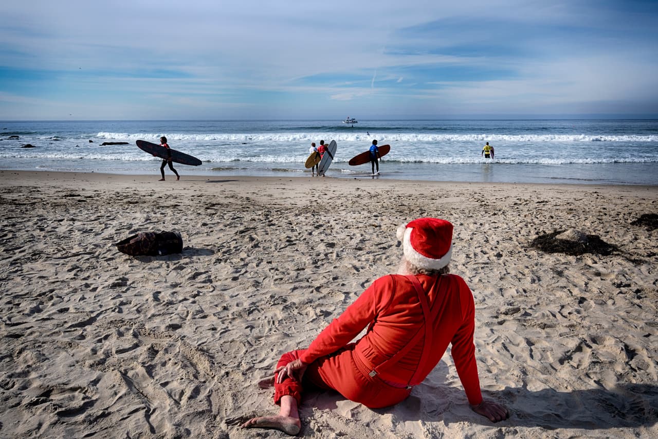 El surf era la terapia perfecta para un niño autista y así nació Surfers Healing., que cada año recibe a más de 5.500 niños en campamentos de surf gratuitos de un día en California, Florida, Maryland, Virginia, Nueva Jersey, Nueva York, Carolina del Norte, Carolina del Sur, Rhode Island y Hawái, además de lugares internacionales como Australia, Nueva Zelanda y México.