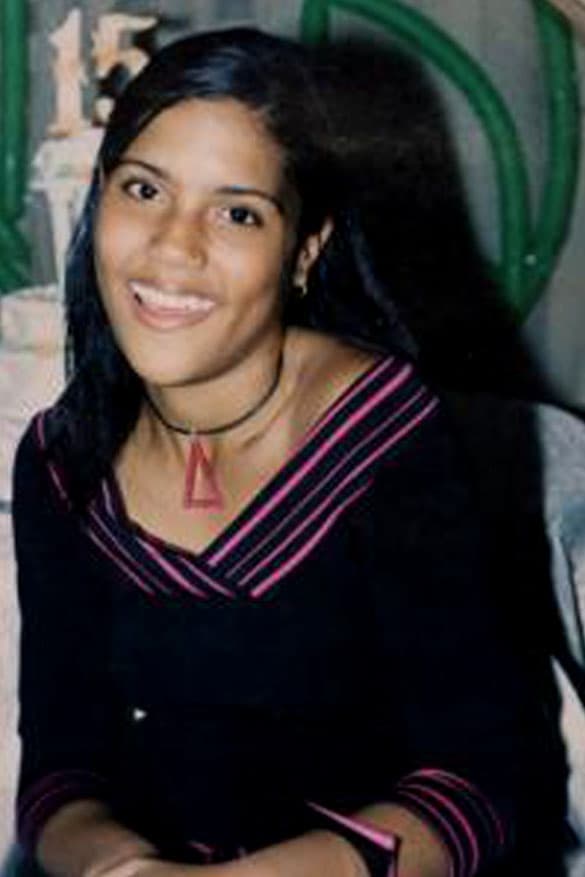 Francisca sigue siendo esa niña soñadora y conserva su bella sonrisa.