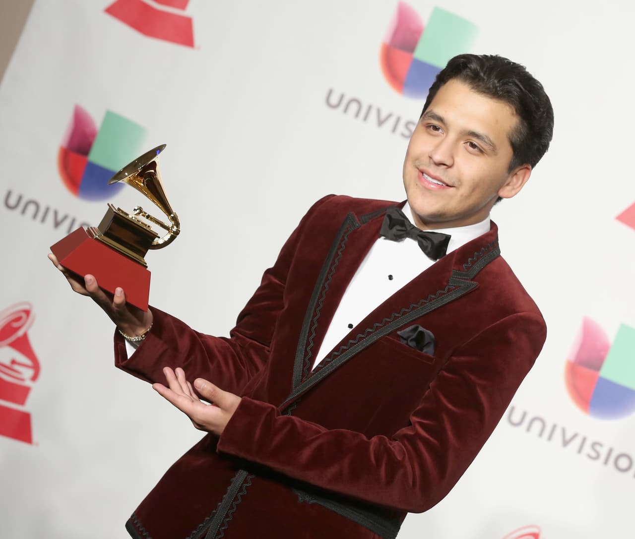<b>CHRISTIAN NODAL </b>- Canción Regional Mexicana – Premio a los Compositores: 'Probablemente'. 
<br>