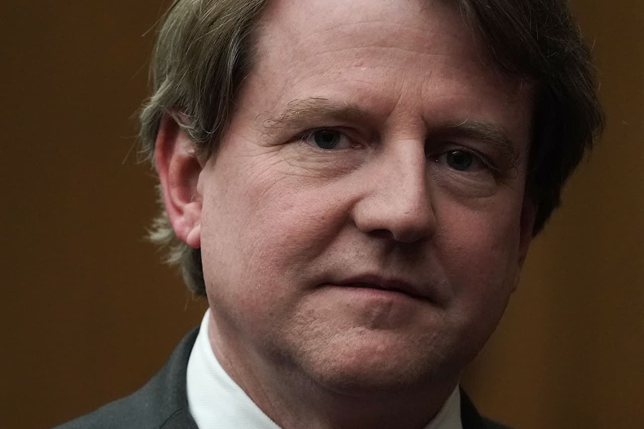 El abogado de la Casa Blanca, considerado un testigo clave en las investigaciones del 'Rusiagate', deja su puesto