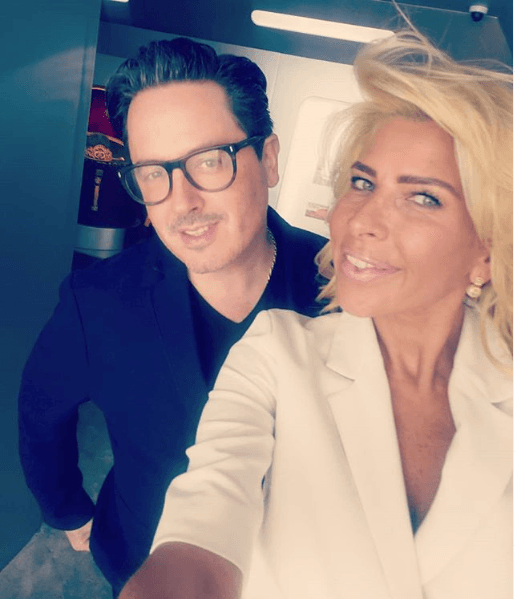 <b>Beatriz Pasquel</b>, esposa de
<b><a href="https://www.univision.com/entretenimiento/asi-fue-el-emotivo-reencuentro-de-frida-sofia-con-su-padre-tras-cuatro-anos-sin-verse">Pablo Moctezuma, padre biológico de Frida Sofía</a></b>, republicó el adelanto de ‘Ándale’ junto a unas palabras de apoyo para su hijastra.