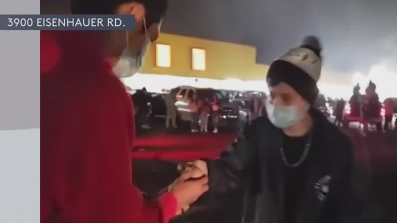 Joven de 18 años pierde ambas manos cuando le explotaron fuegos artificiales en San Antonio