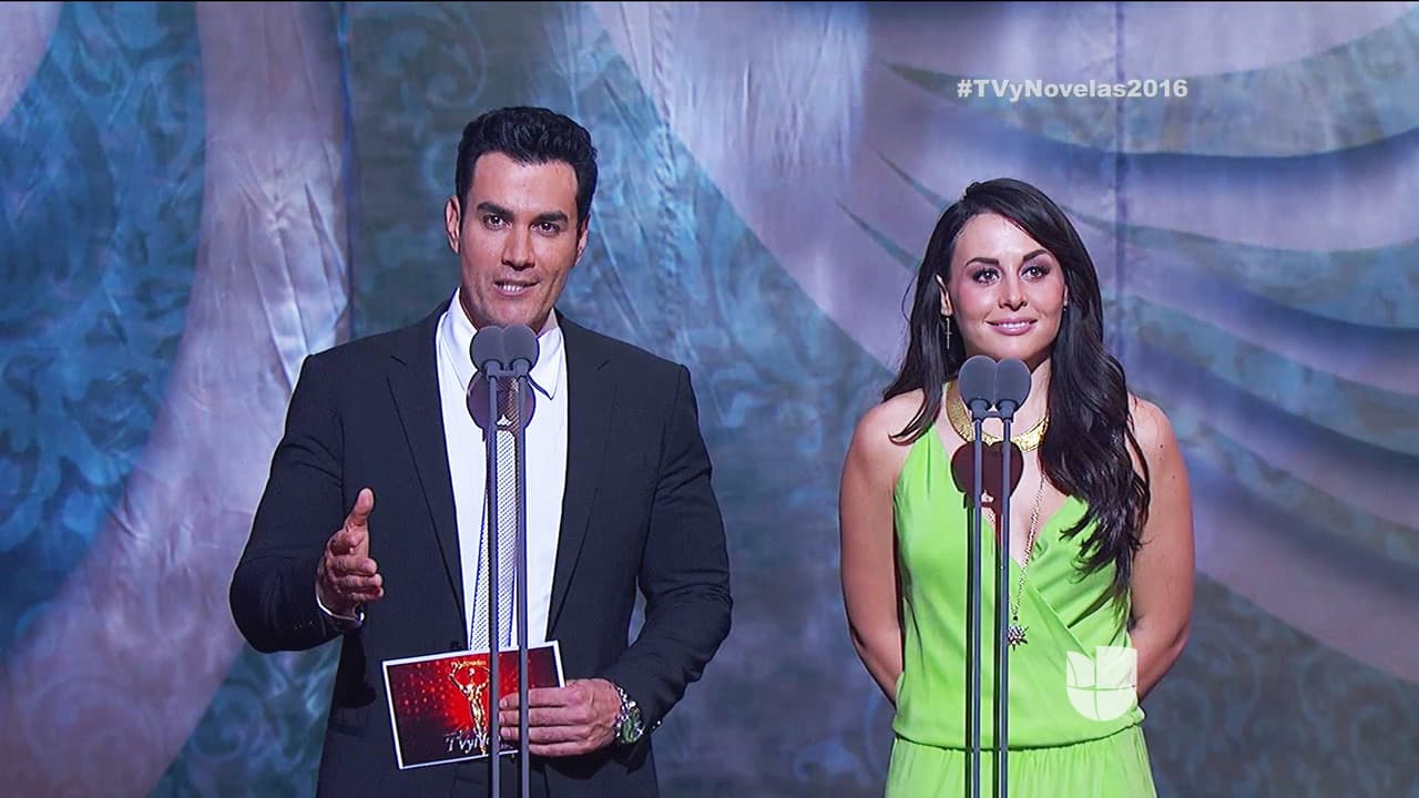El galán David Zepeda y la guapa Zuria Vega llegaron para presentar al 'Mejor Actor Co-Estelar'.