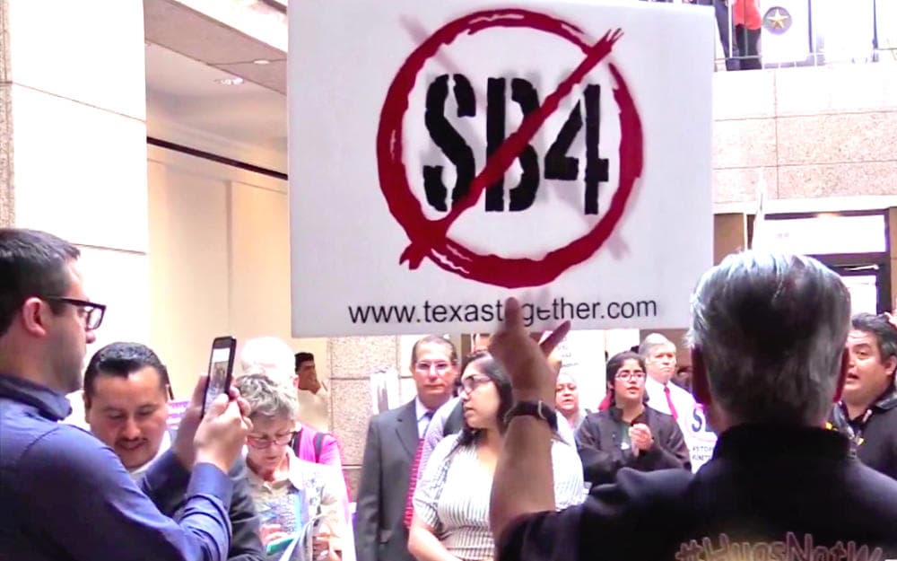 Opositores en Texas intentarán frenar la medida antisantuario SB4 antes de que entre en vigor