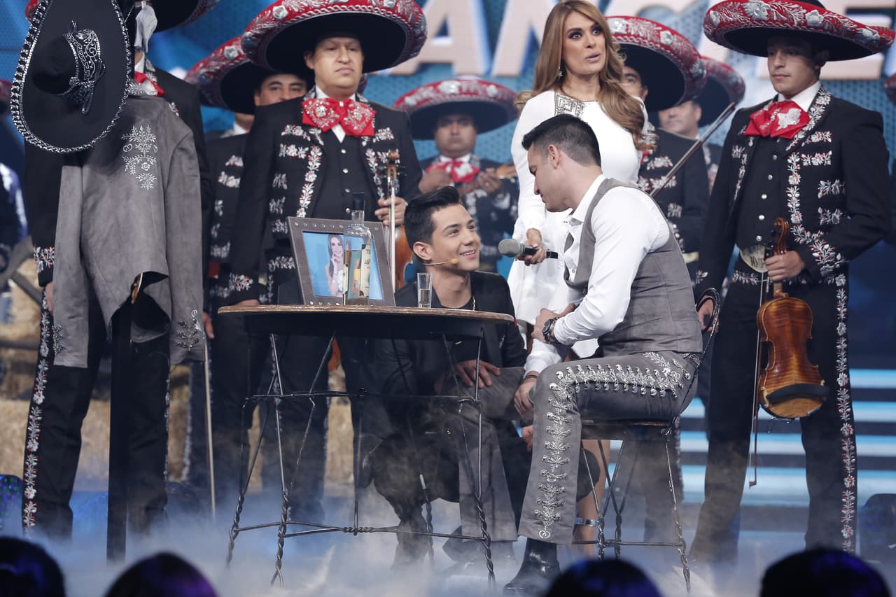 Cuando llegó el turno para que Luis Alberto cantara, Luis Coronel tuvo que pedir clemencia y obtuvo un segundo chance para que su pupilo cantara, pues no tuvo una buena introducción cuando comenzó a cantar.