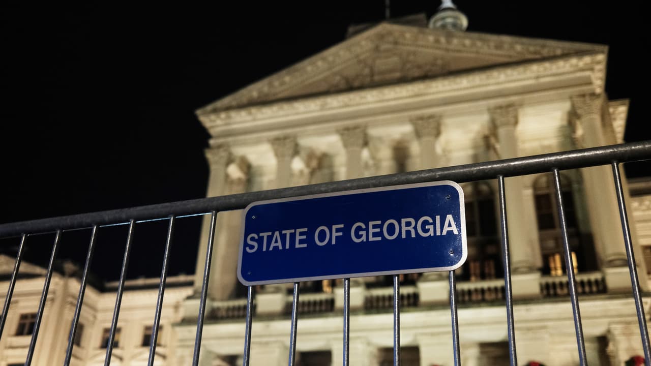 Sube la tensión electoral en Georgia, mientras el presidente mantiene su discurso de fraude