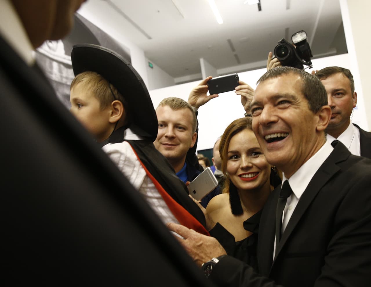 Afortunadamente el actor tomó la indiferencia del pequeño con gracia.