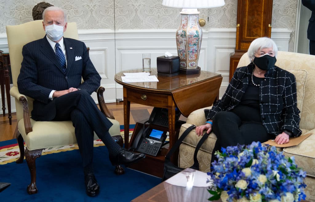 Biden busca acuerdo internacional para erradicar paraísos fiscales y obtener financiamiento para su plan de infraestructura