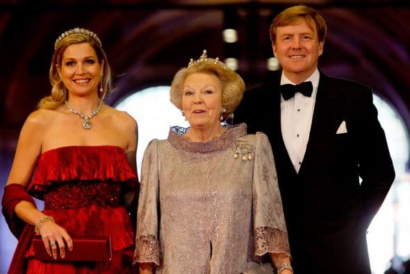 La reina Beatriz de Holanda ofreció una cena en el Rijksmuseum de Amsterdam en su último día como monarca.